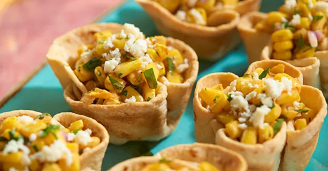 Dream Station's live food station offerings: Cup corn