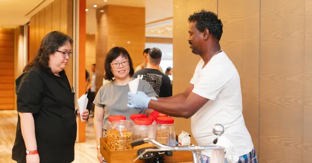 Dream Station's live food station offerings: Kacang Puteh
