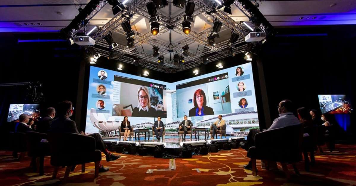 What is hybrid event management