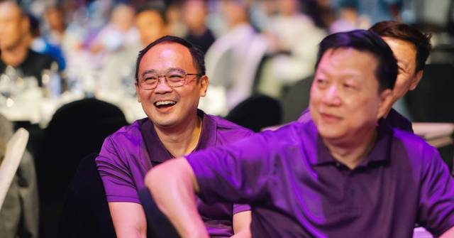 Dinner and dance event attendees enjoy the Guess The Sound game