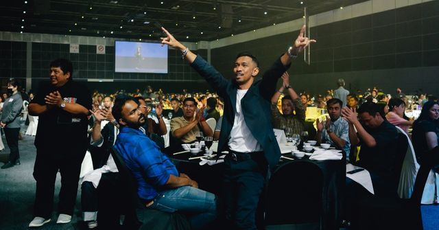 Tips to Elevate Your Dinner & Dance Theme with Games and Entertainment 