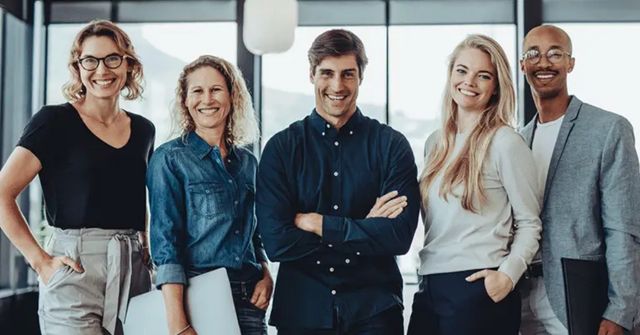 Dinner and dance outfit following smart casual dress code