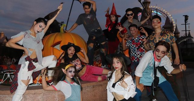 Influencers Halloween Party Theme