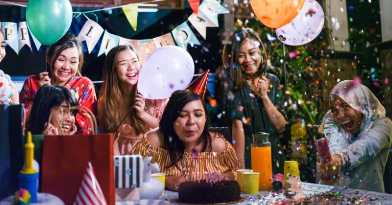 Suitable event type for photobooth fringe activity: Birthdays