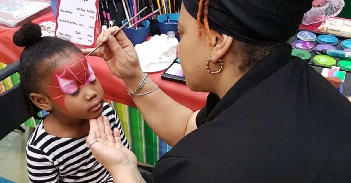 One of Dream Station's fringe activities: Face Painting